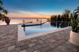 Concrete Pavers - Mega Olde Towne, Poulus
