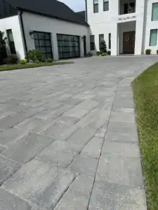 Concrete Pavers - Mega Old Towne, Granite