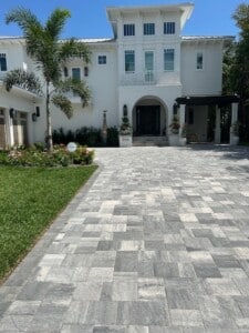 Concrete Pavers - Stonehurst Textured, Glacier